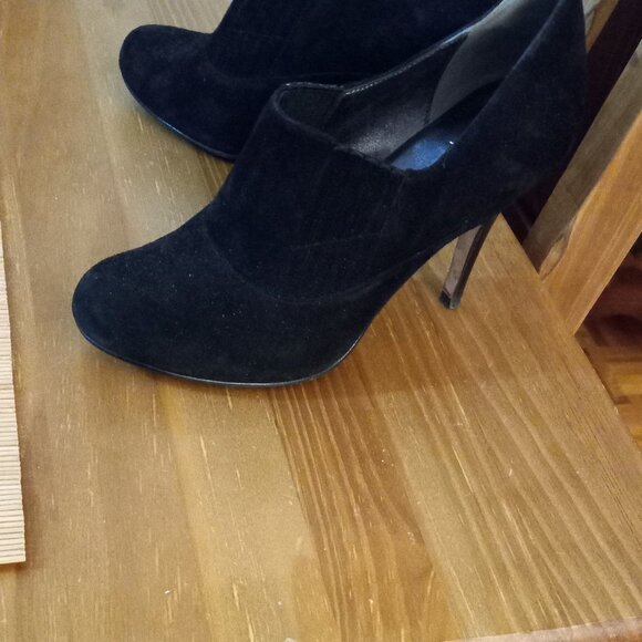 COLE HAAN PUMPS SIZE 6B - Picture 2 of 5